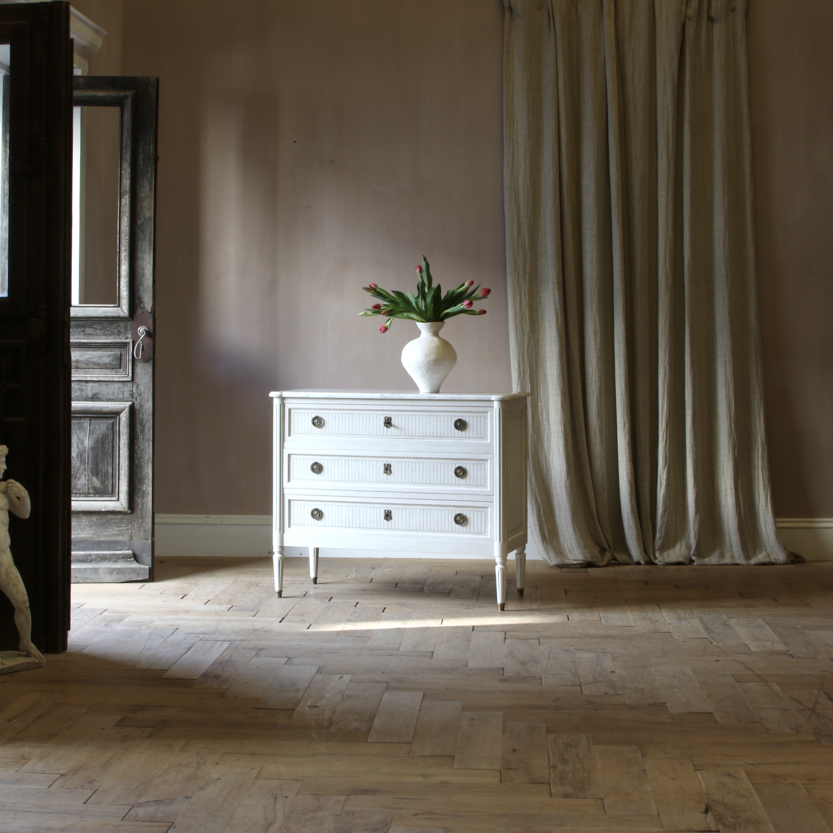 150-67 - Louis XVI Commode